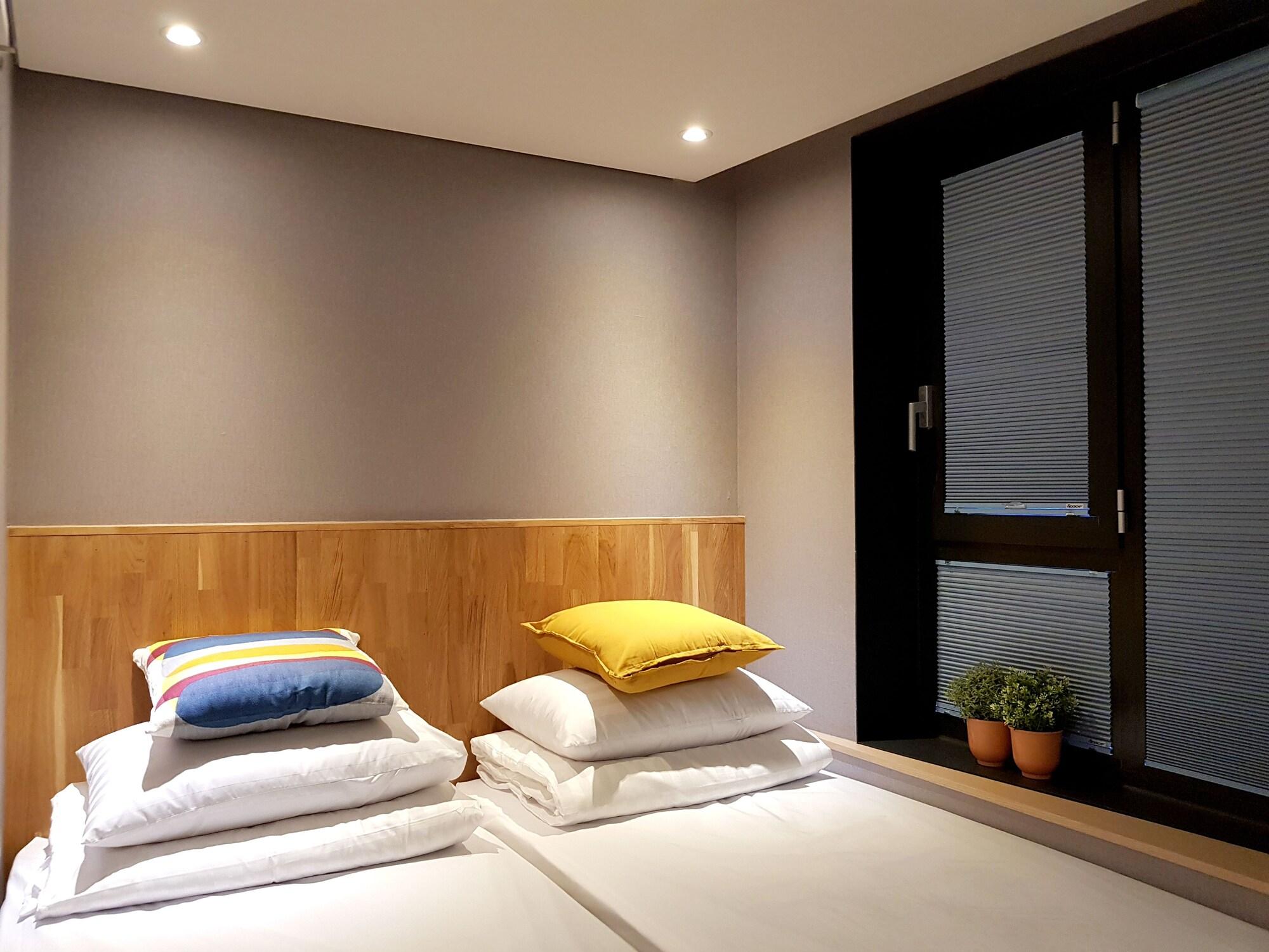 Hostel Cleo Seoul Hongdae Esterno foto