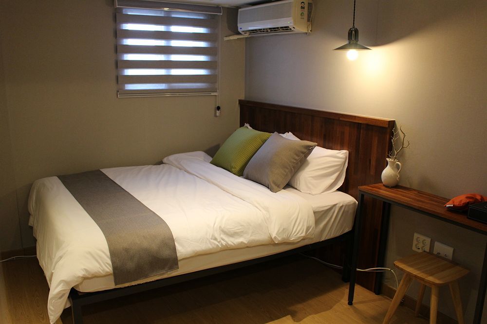 Hostel Cleo Seoul Hongdae Esterno foto